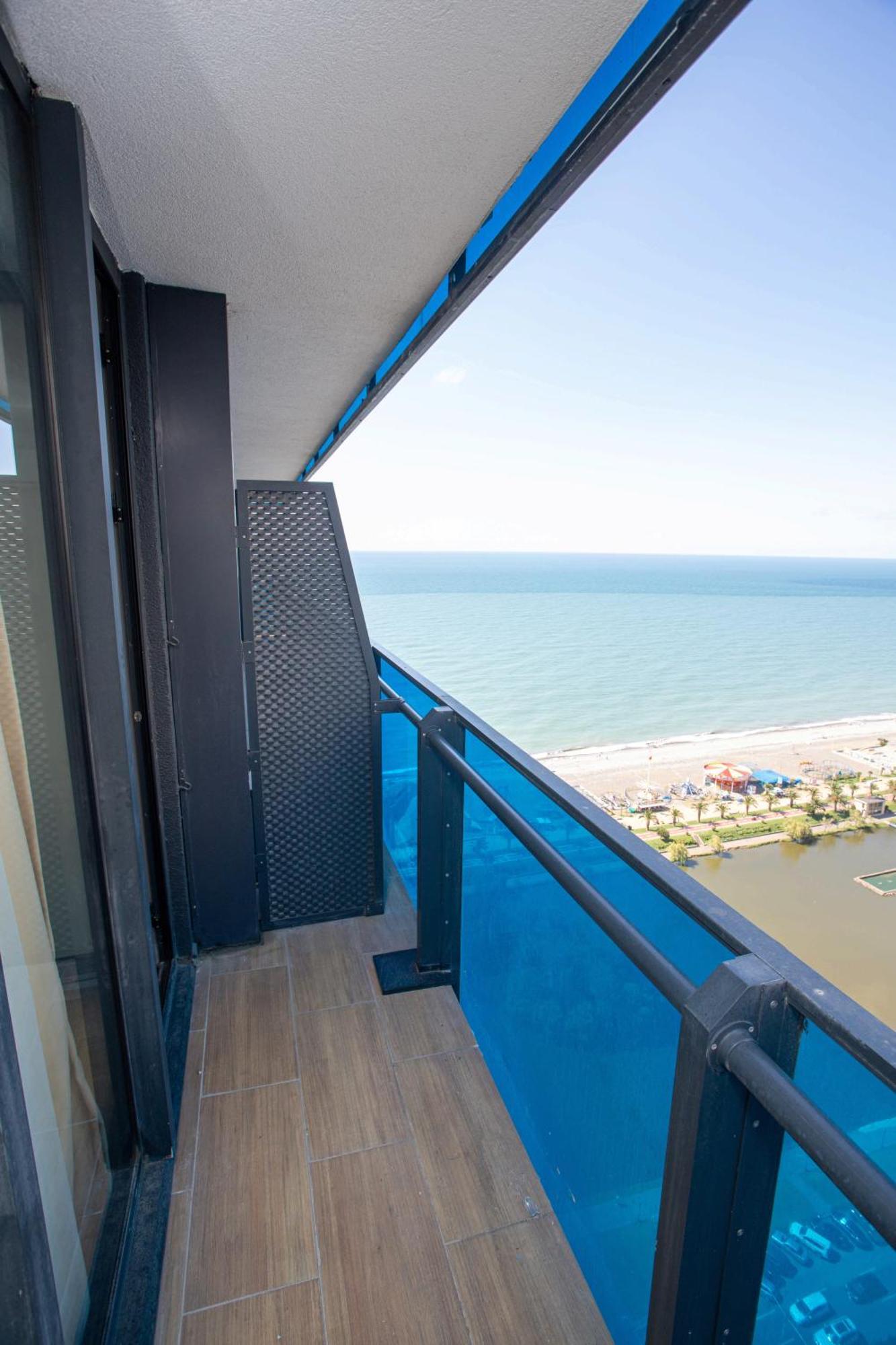 Luxsor & Gorgeous Sea Vlews Apartman Batumi Kültér fotó